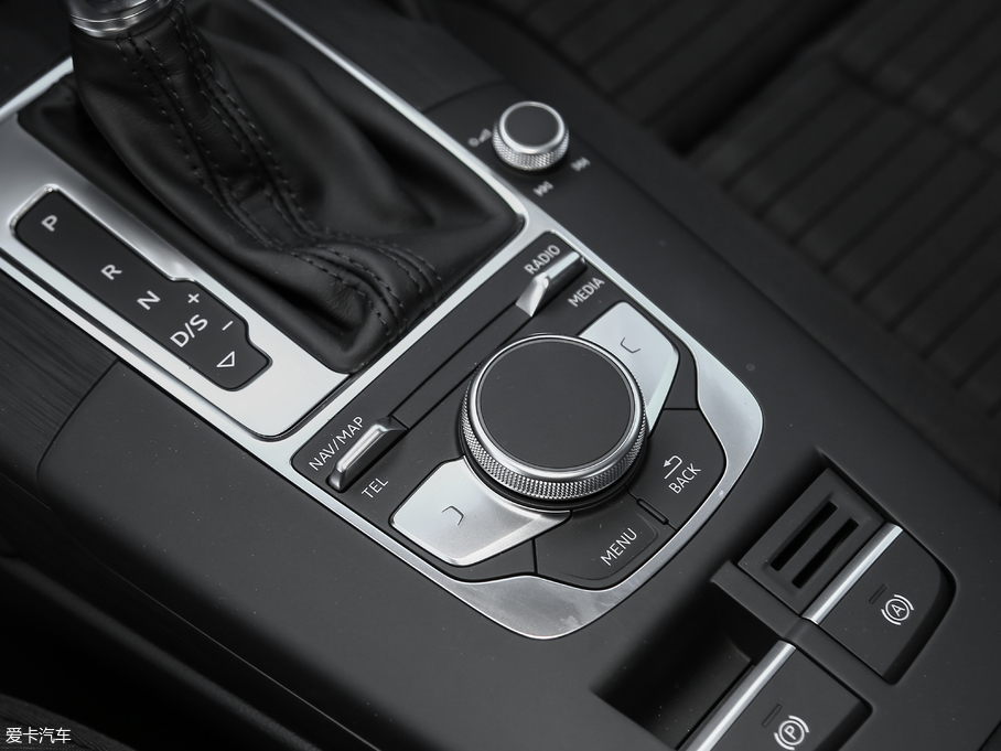 2018WA3 Limousine 30 Limousine 40 TFSI\