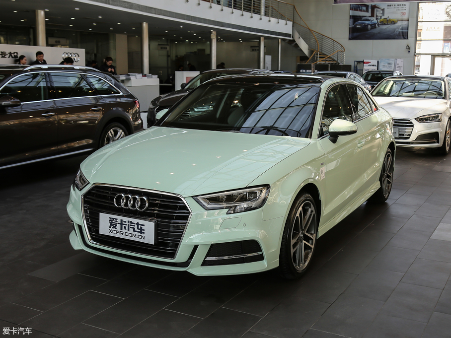 2018WA3 Limousine 30 Limousine 35 TFSI\