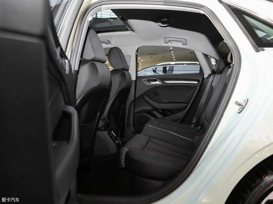 2018WA3 Limousine 30 Limousine 35 TFSI\