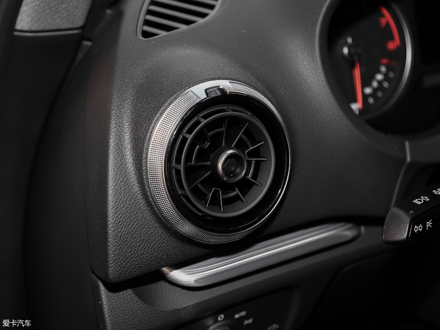 2018WA3 Limousine 30 Limousine 35 TFSI\