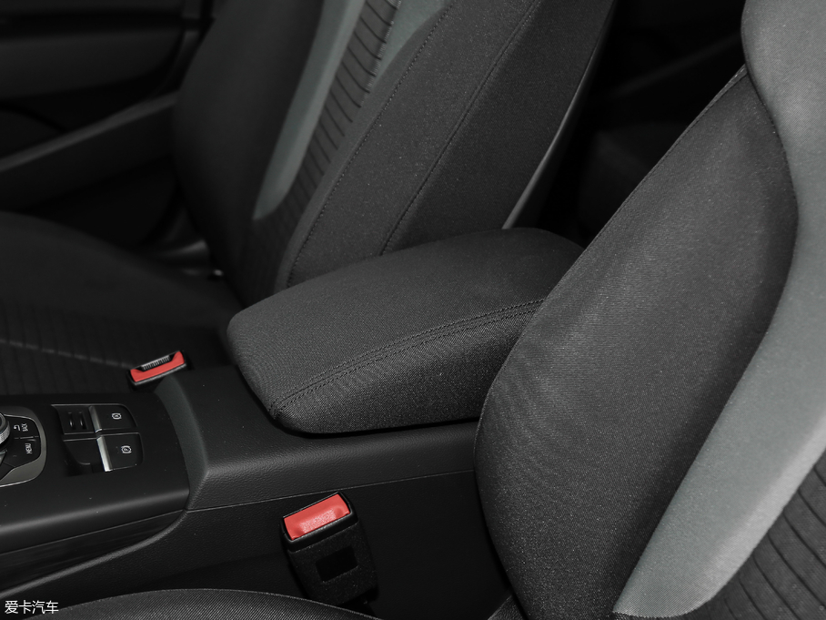 2018WA3 Limousine 30 Limousine 35 TFSI\