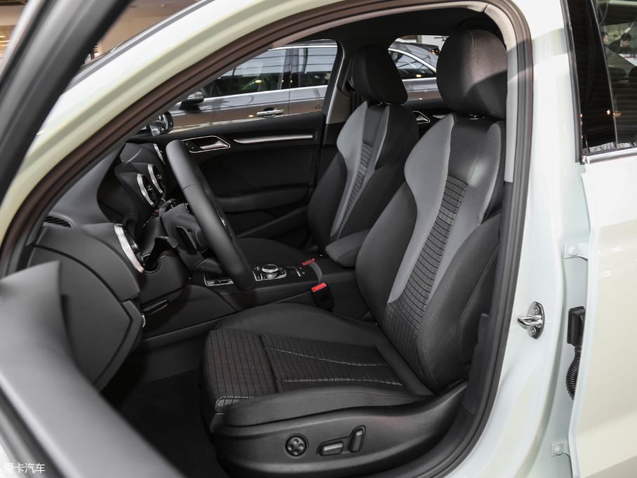 2018WA3 Limousine 30 Limousine 35 TFSI\