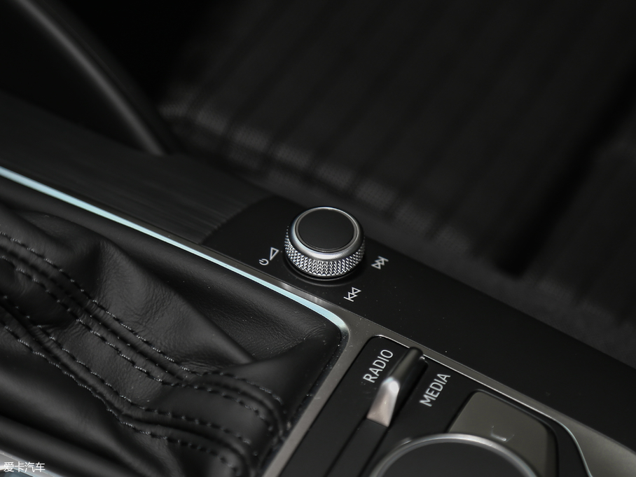 2018WA3 Limousine 30 Limousine 35 TFSI\