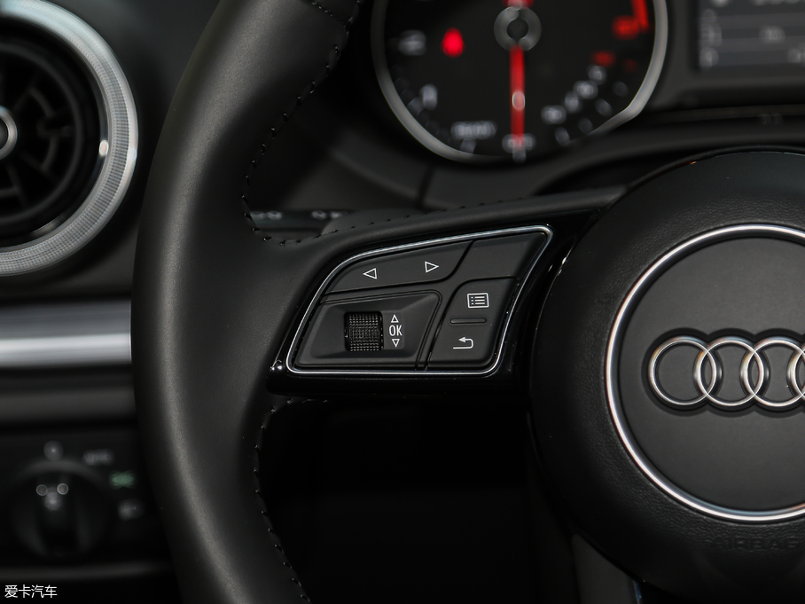 2018WA3 Limousine 30 Limousine 35 TFSI\