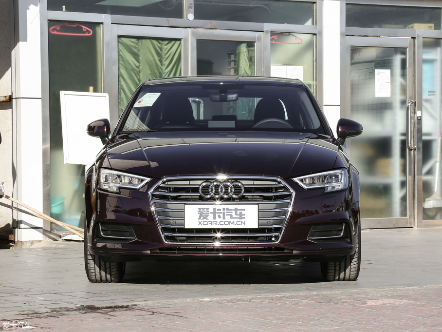 2018WA3 Limousine 30 Limousine 40 TFSIL