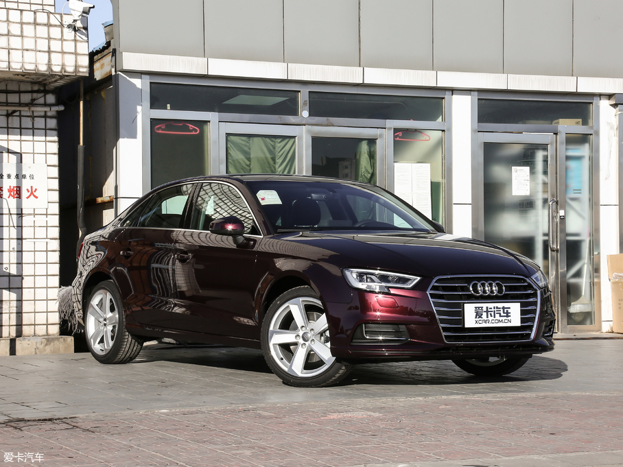 2018WA3 Limousine 30 Limousine 40 TFSIL