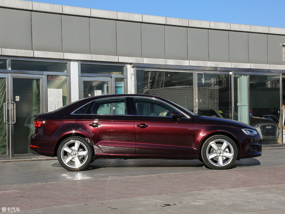 2018WA3 Limousine 30 Limousine 40 TFSIL