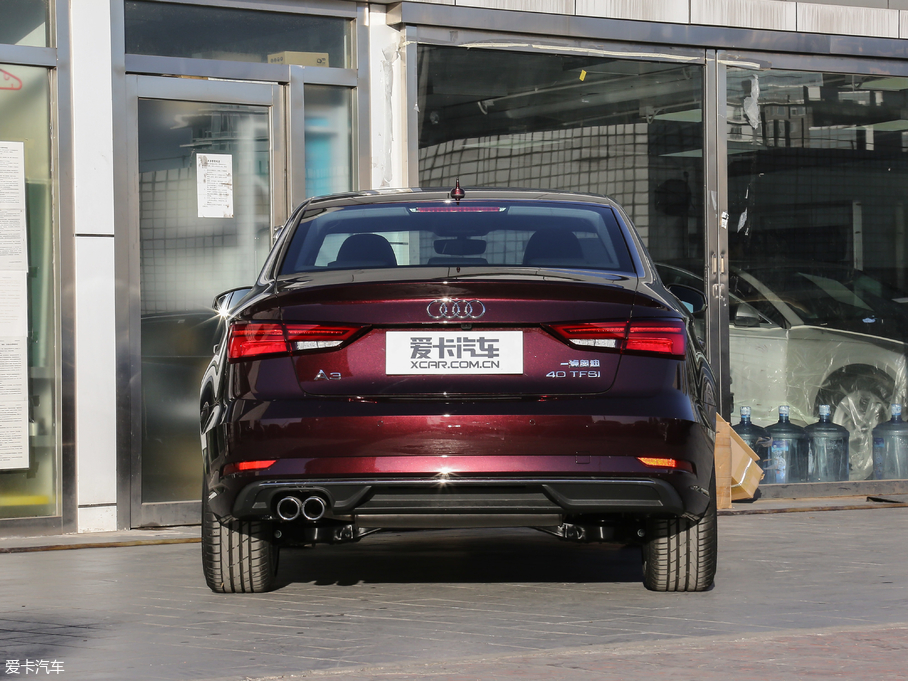 2018WA3 Limousine 30 Limousine 40 TFSIL