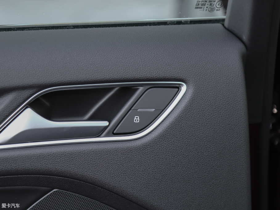 2018WA3 Limousine 30 Limousine 40 TFSIL