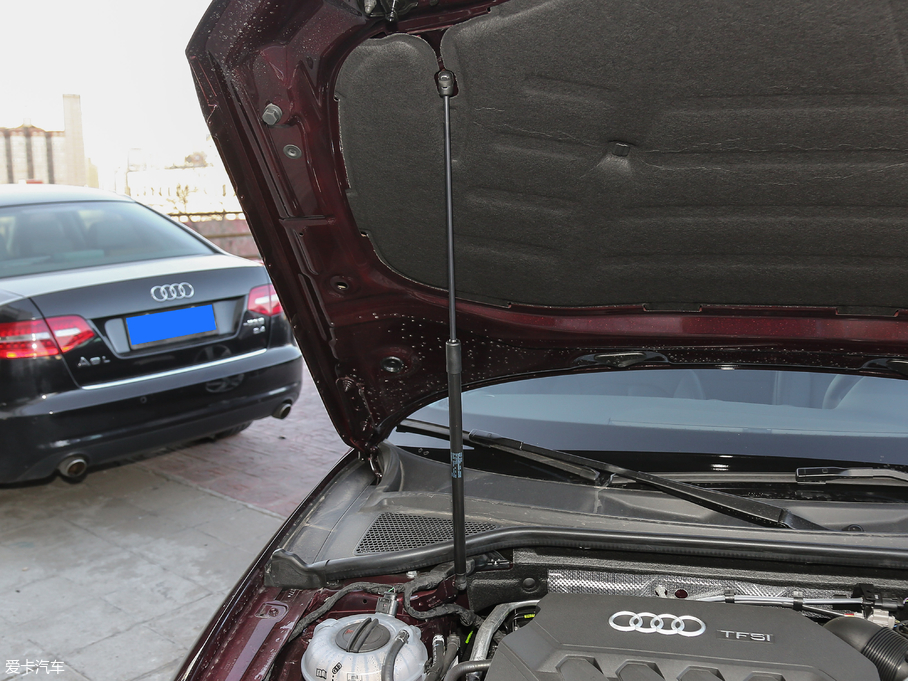 2018?yun)WA3 Limousine 30 Limousine 40 TFSIL(fng)