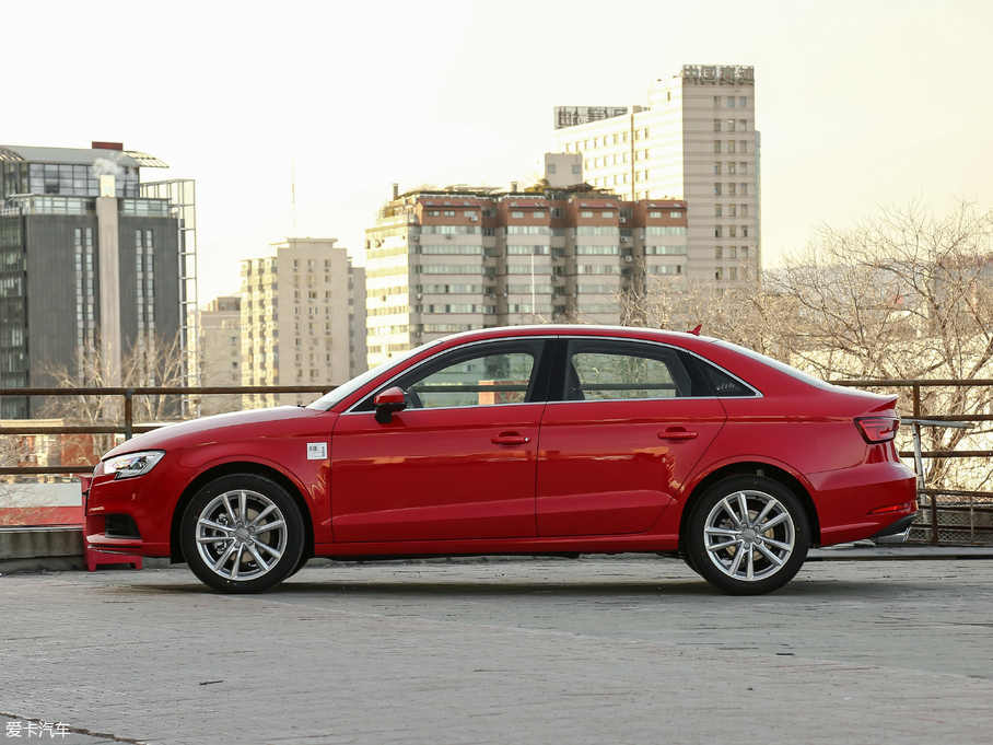 2018WA3 Limousine 30 Limousine 35 TFSIMȡ	