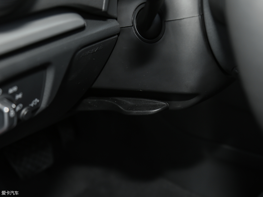 2018?yun)WA3 Limousine 30 Limousine 35 TFSIM(jn)ȡ	