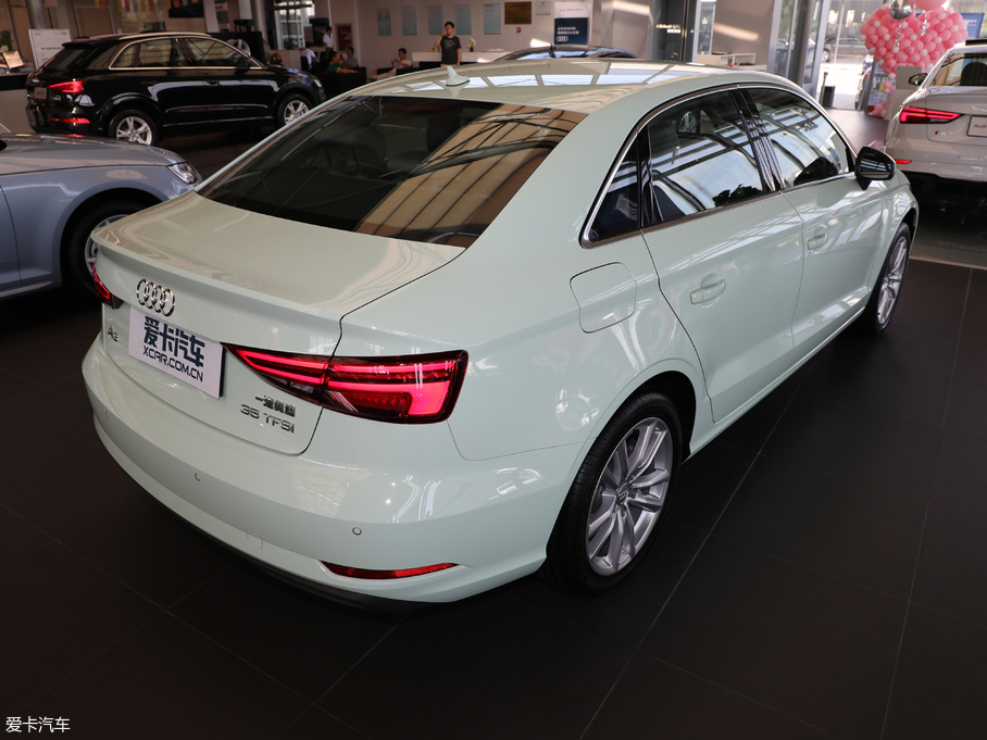 2018?yun)WA3 Limousine 30 Limousine 35 TFSIM(jn)ȡ	