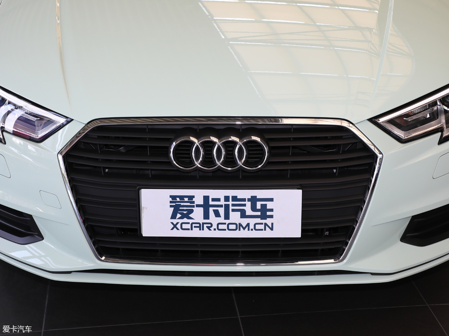 2018?yun)WA3 Limousine 30 Limousine 35 TFSIM(jn)ȡ	