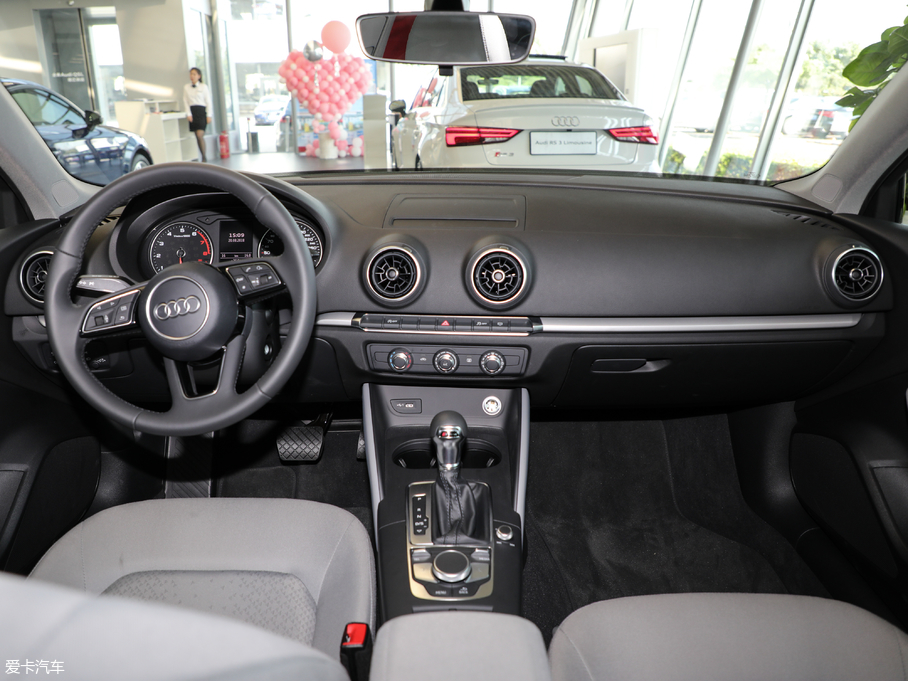 2018?yun)WA3 Limousine 30 Limousine 35 TFSIM(jn)ȡ	