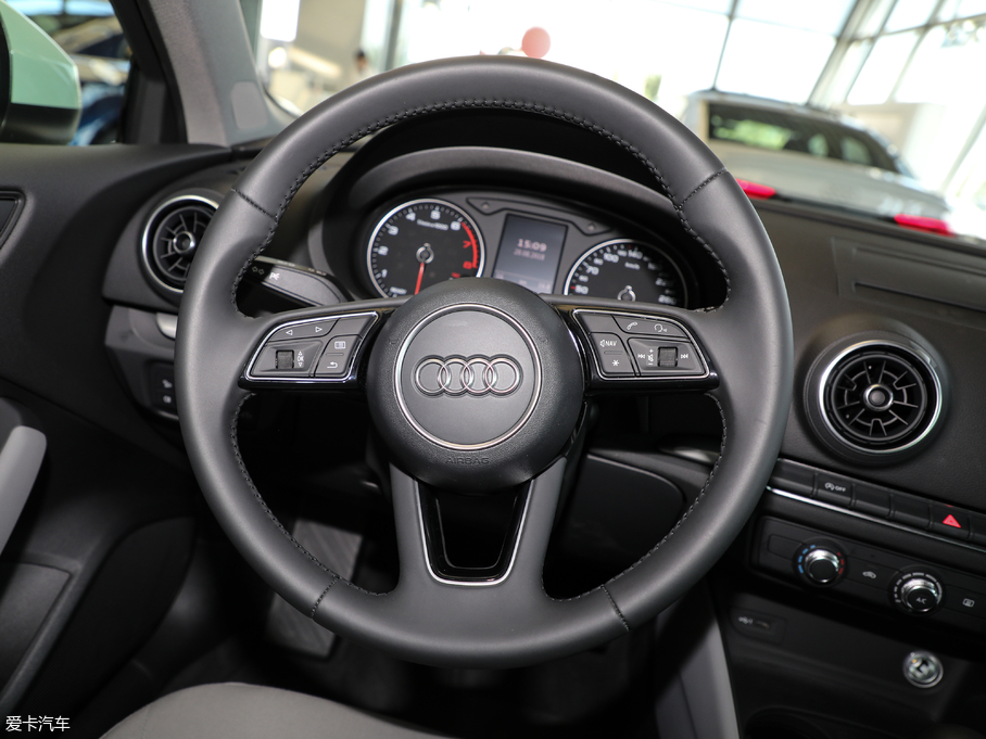 2018WA3 Limousine 30 Limousine 35 TFSIM(jn)ȡ	