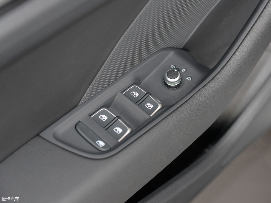 2018?yun)WA3 Limousine 30 Limousine 35 TFSIr(sh)