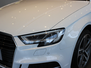 201830 Limousine 35 TFSI\ ^