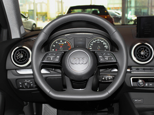 201830 Limousine 35 TFSI\ P