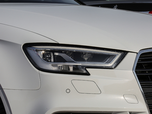 201830 Limousine 40 TFSI\ ^