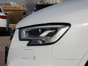 201830 Limousine 40 TFSI\ ^