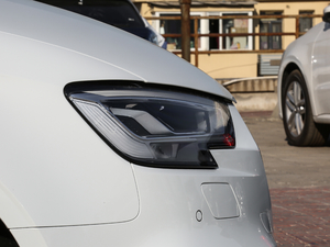 201830 Limousine 40 TFSI\ ^