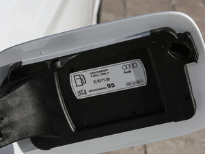 201830 Limousine 40 TFSI\ ^