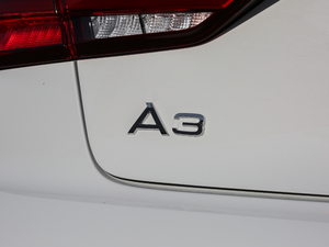 201830 Limousine 40 TFSI\ ^