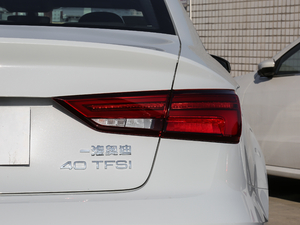 201830 Limousine 40 TFSI\ β