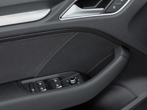 201830 Limousine 40 TFSI\ g