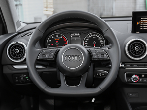 201830 Limousine 40 TFSI\ P