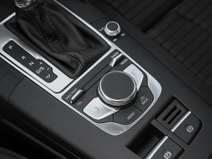 201830 Limousine 40 TFSI\ {