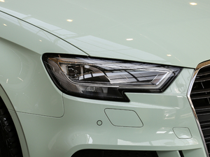 201830 Limousine 35 TFSI\ ^