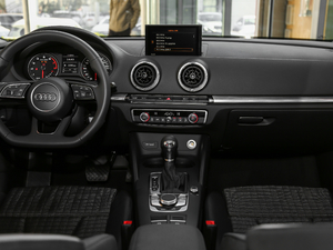 201830 Limousine 35 TFSI\ п_