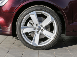 201830 Limousine 40 TFSIL ݆Ȧ