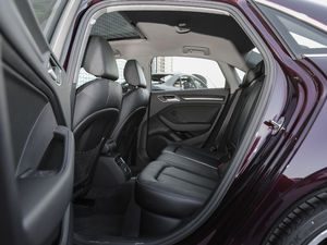 201830 Limousine 40 TFSIL ſg