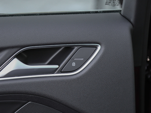 201830 Limousine 40 TFSIL g