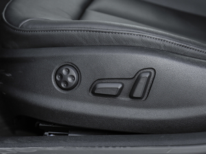 201830 Limousine 40 TFSIL {{