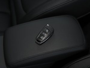 201830 Limousine 40 TFSIL ܇耳