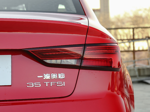 201830 Limousine 35 TFSIMȡ	 β