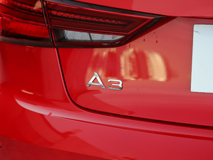 201830 Limousine 35 TFSIMȡ	 (ji)^