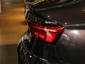 201830 Limousine 35 TFSIr ^