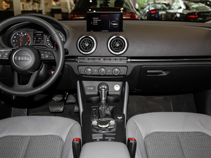 201830 Limousine 35 TFSIr п_