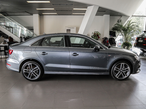 201830 Limousine 35 TFSI\ w^