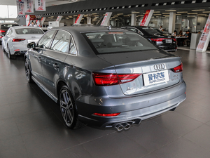 201830 Limousine 35 TFSI\ 45