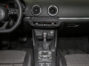 201830 Limousine 35 TFSI\ п_