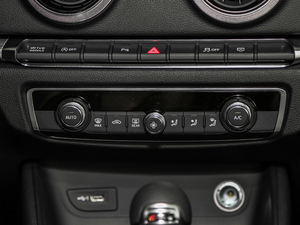 201830 Limousine 35 TFSI\ {{