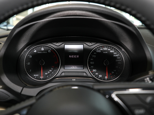 201830 Limousine 35 TFSIMȡ	 x