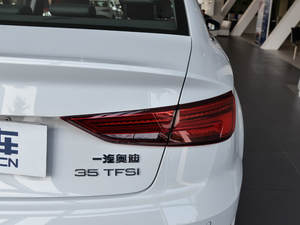 201830 Limousine 35 TFSIr(sh) β