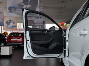 201830 Limousine 35 TFSIr {λ܇T